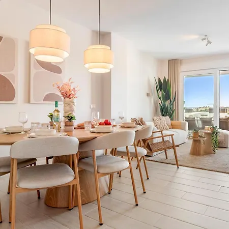 Atica Breeze Apartmán *